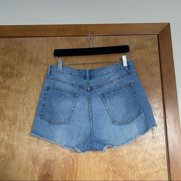 Love Culture Blue Perfectly Oversized Distressed Denim Jean Shorts for Summer - Picture 4 of 5